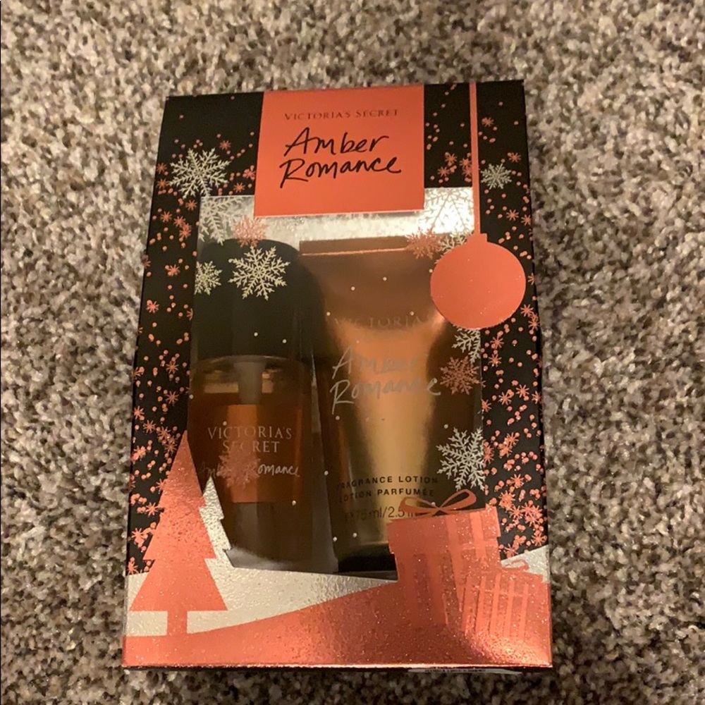 VS gift set in Amber Romance